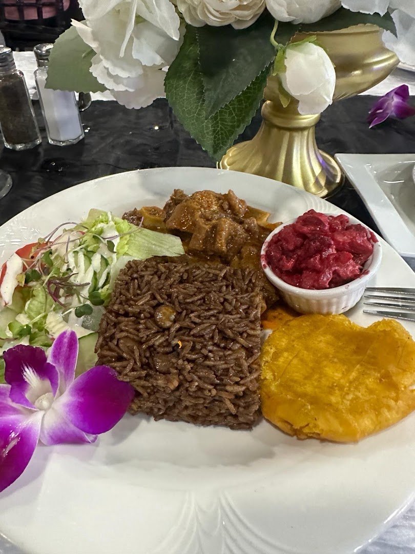 Haitian dishes on a restaurant table